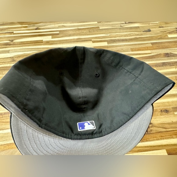 New Era Colorado Rockies Baseball Cap 7 1/2 - Picture 3 of 5